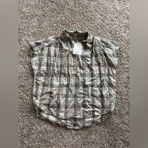 NWT. Plaid Short Sleeve Button Pullover in Beige and Black